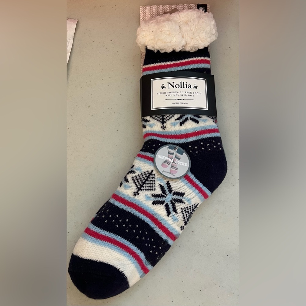 Nollia Plush Sherpa Slipper Socks  Non Slip Soles - Snowflake Print Cream Blue